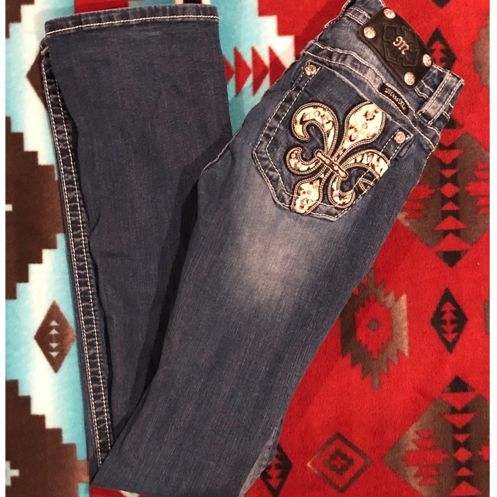 Miss Me Cheetah Fleur-di-Lis 25x34 light wear